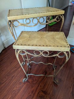 2 SMALL COFFEE TABLES.