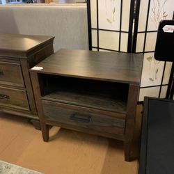 Tobiah Nightstand