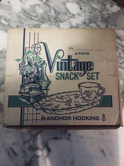 ANCHOR HOCKING VINTAGE SNACK SET