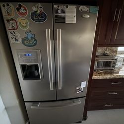 Large whirlpool Fridge 