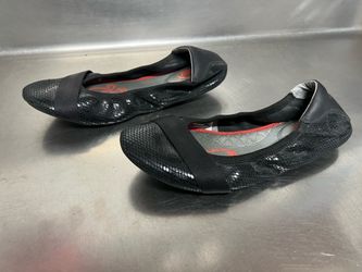 Vintage Puma Women’s Black Snakeskin Ballet Flats - VGUC - Size 10