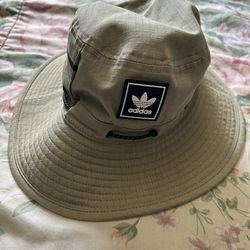 Adidas bucket hat