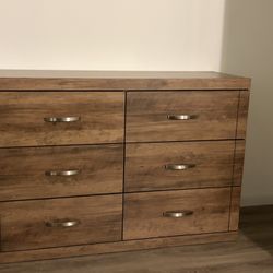 Modern 6-Drawer Dresser