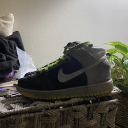 Dunk High Premium Stealth Volt Sz 7.5