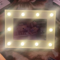 Light Up Picture Frame    10cm X 15cm 4”x 6”