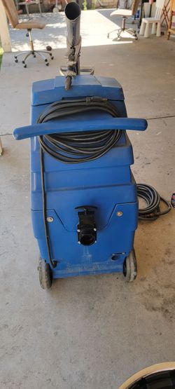 Carpet extractor