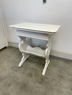 Vintage White Painted Wood Lift-Top Side Table with Magazine Rack, 25" High