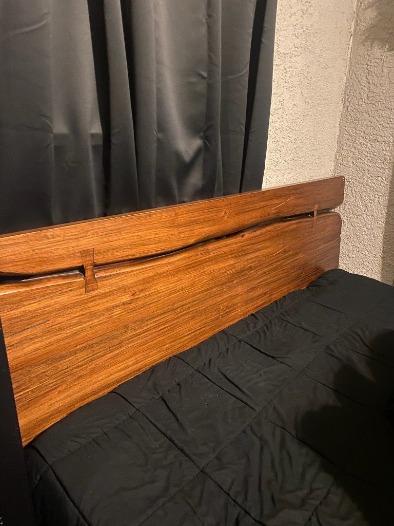 Cal- KING Brazilian Wood Bed Set