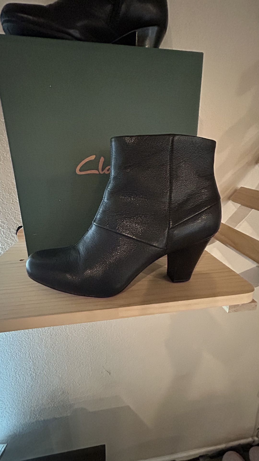 Clark’s Boots Size 8