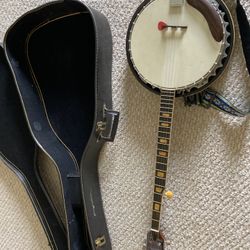 Hondo II Banjo with Case Preowned 