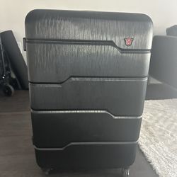 27” suitcase Like New -used Once 