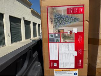 Brand new 7.5ft costco Christmas Tree new