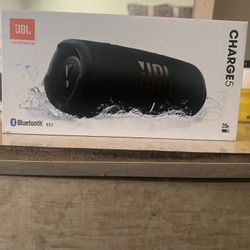 JBL Charge 5 Blue Tooth Speaker 