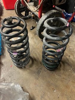 Pair of Coil Springs chevy tahoe 2015