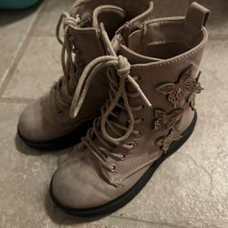 Girls boots