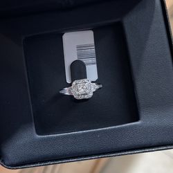 14kt White Gold Omate Shank Princess And Round Brilliant Cut Diamond Engagement Ring