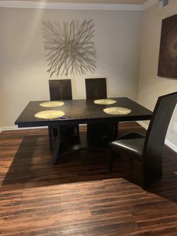 Dining table and 4 chairs