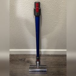 Dyson V11 Origin Cordless Vacuum • Works Great • Powerful Suction