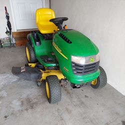 John Deere Riding Mower
