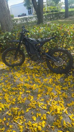Sur-Ron Electric Dirt Bike lbx