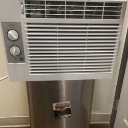 GE 5,100 BTU Air Conditioner 