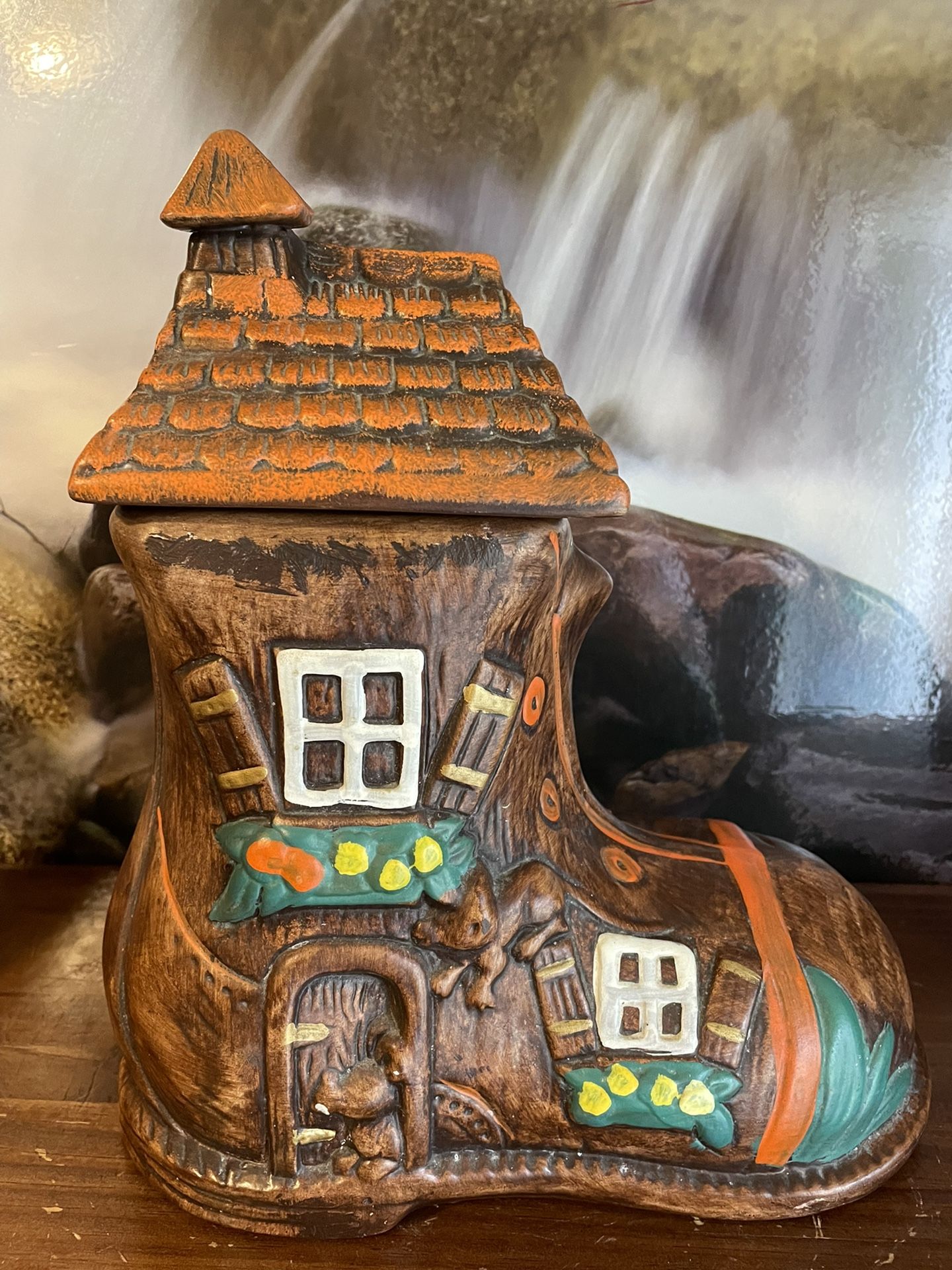 10 Ceramic Cookie Jar — Maryland China