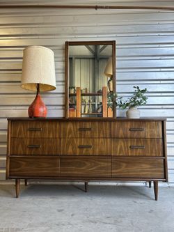 Mid Century BASSETT 9 Drawer Dresser
