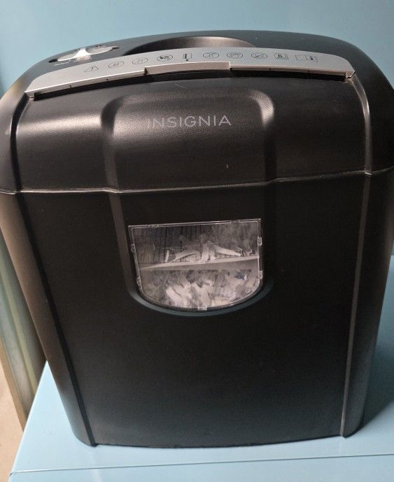 Insignia Paper Shredding Machine $$