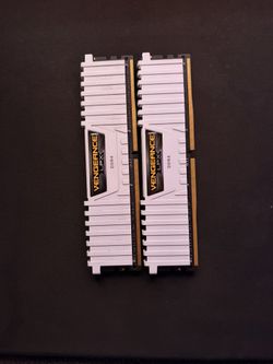 Corsair Vengeance LPX White DDR4 RAM sticks