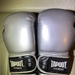 Tapout Fitness 16 Oz Boxing Gloves