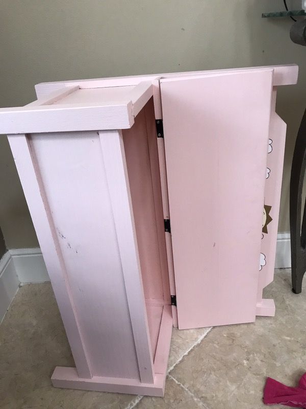 Bratt decor Chelsea dresser for Sale in Boca Raton FL ferUp