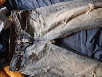 5'10 levi ripped jeans