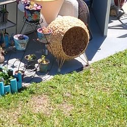 Cat or dog house/ bed