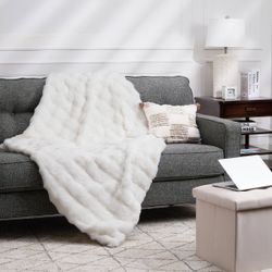 Bubble Faux Fur Throw Blanket Ivory