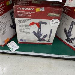 Husky Pneumatic Flooring Stapler Carpet Kicker Brand New 5 Available 