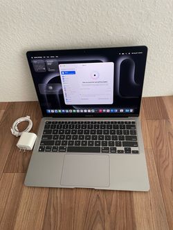 MacBook Air 13 (M1 chip / Latest OS 26 Tahoe) 8GB Ram 256GB SSD Good Laptop