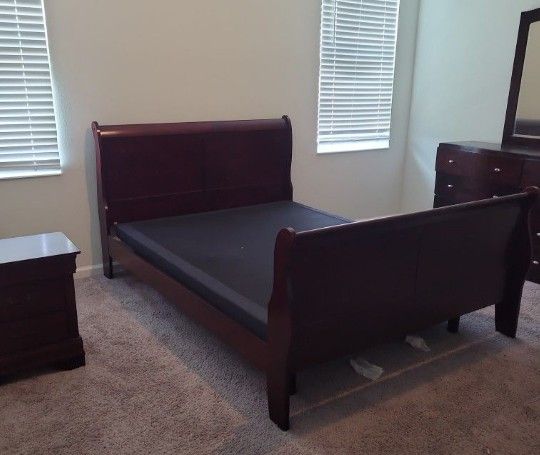 Queen Bedroom Set