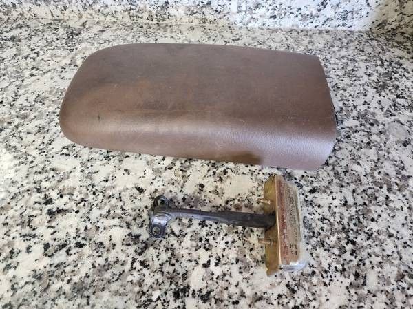 2002-09 Trailblazer Center Console Door