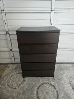 6-Drawer Dresser, Good Conditions 👍, Dark Brown Color, Measurement: W 31.5" × D 19" × H 48.5"