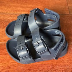Boy’s Sandals Size 6