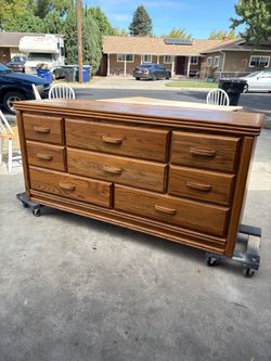 Oak Wood 7-Drawer Dresser