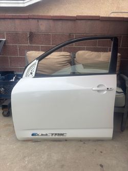 LEFT DRIVER SIDE FRONT DOOR 2013 TOYOTA RAV4 EV (WHITE) WITH HINGES