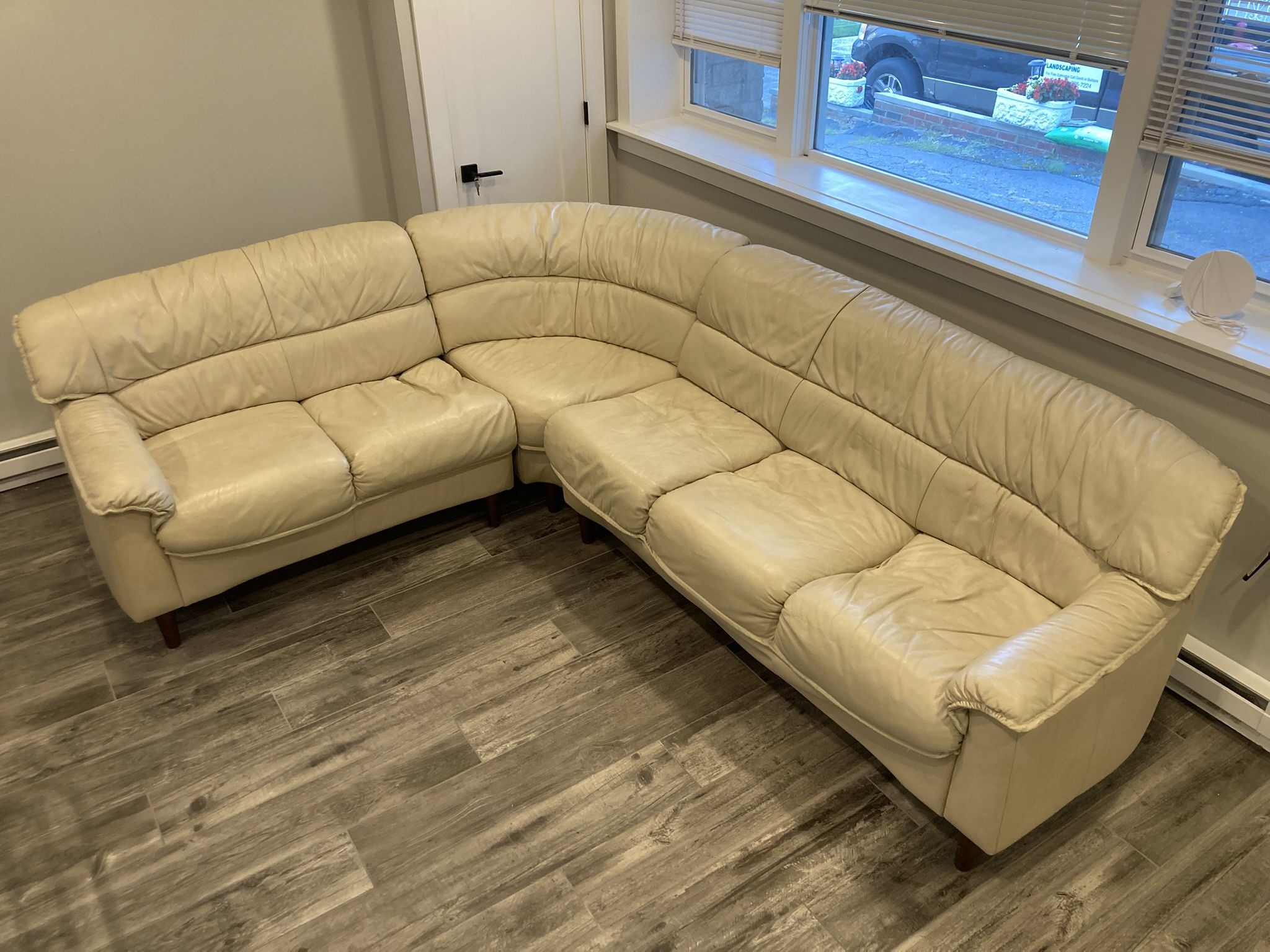 FULL-GRAIN LEATHER SECTIONAL (CORNER) SOFA
