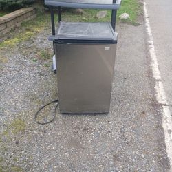 Free In N Seattle Not Shoreline, Mini Refrigerator