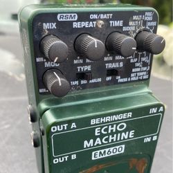 Behringer Echo Machine (EM600) Effect Pedal