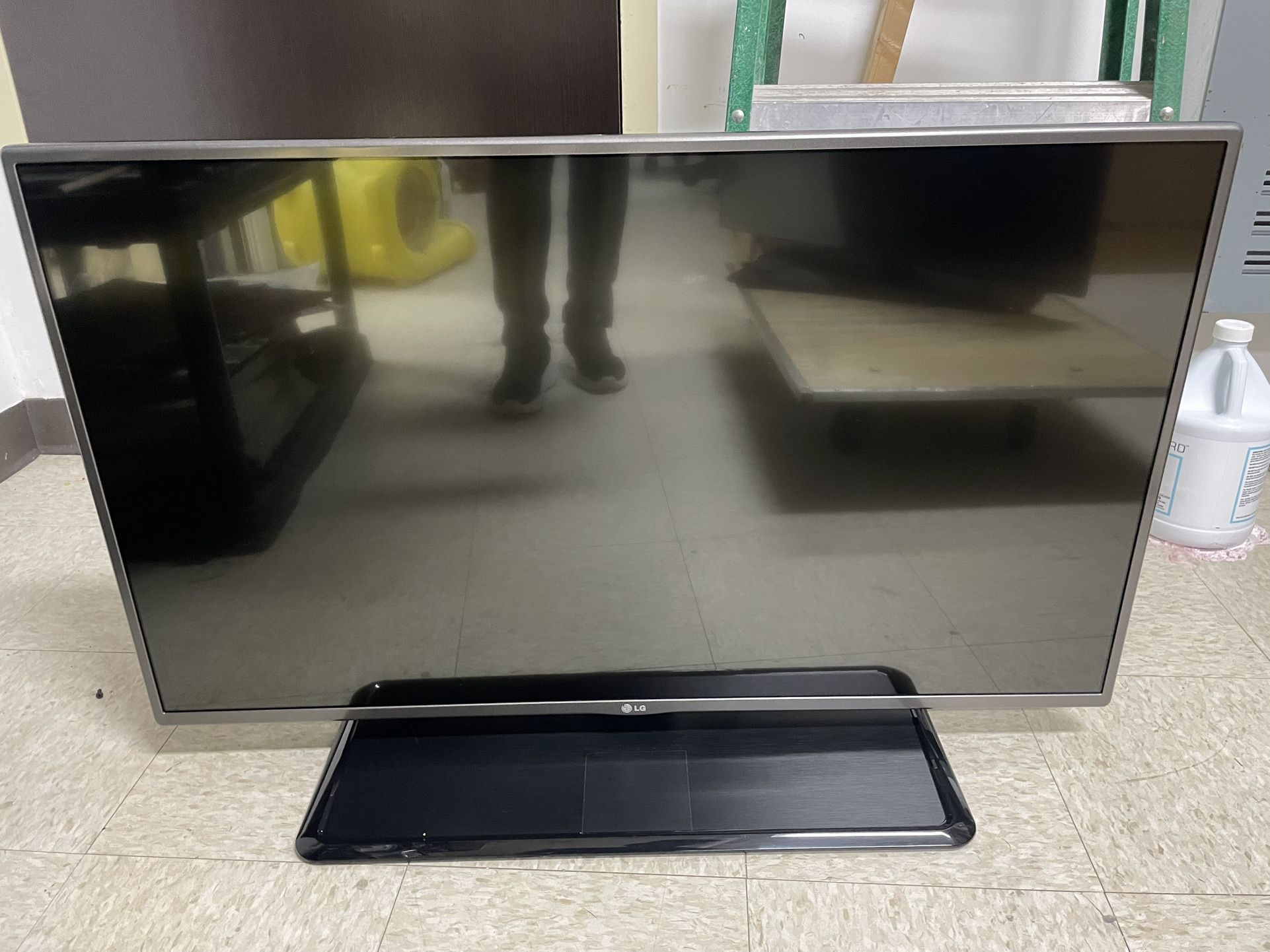50” LG TV