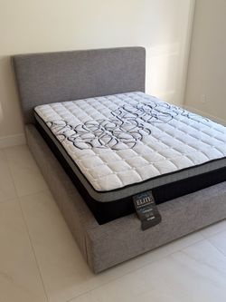 •  Elite Bamboo queen king   12” pillow top.      New mattress in a plastic sealed.     We offer same day delivery  Venta de colchones  ☎️📲call or Te