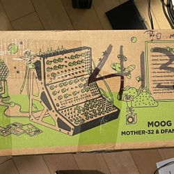NEW MOOG SOUND STUDIO MOTHER-32 & DFAM & SUBHARMONICON. In Jupiter. DJ equipment