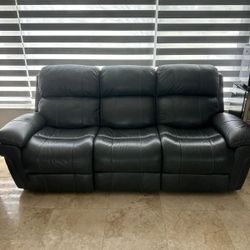 Reclinable couches