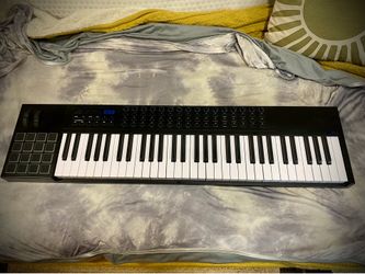 Midi controller 61 key and pads